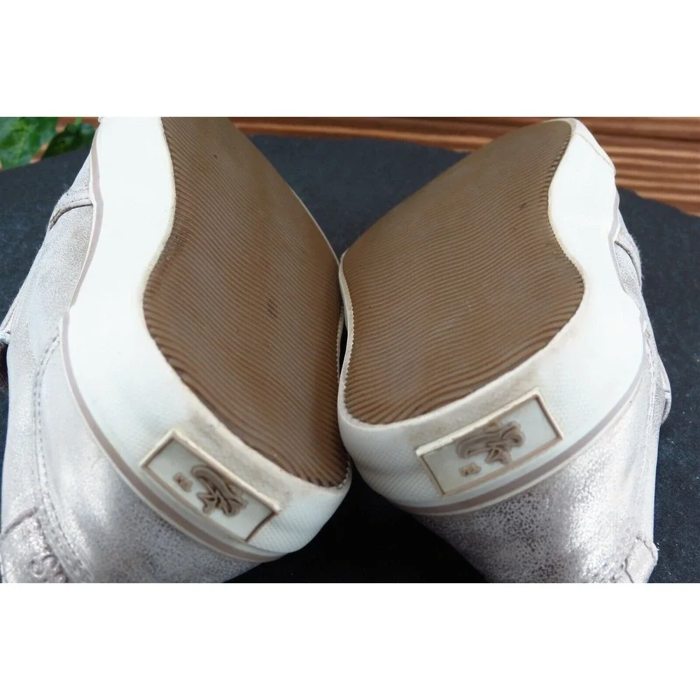 G.H. Bass & Co.‎ Size 5.5 M Champagne Round Toe Flats Synthetic Women